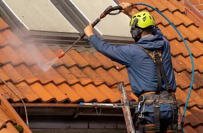 Démoussage et hydrofuge de toiture à Soucy